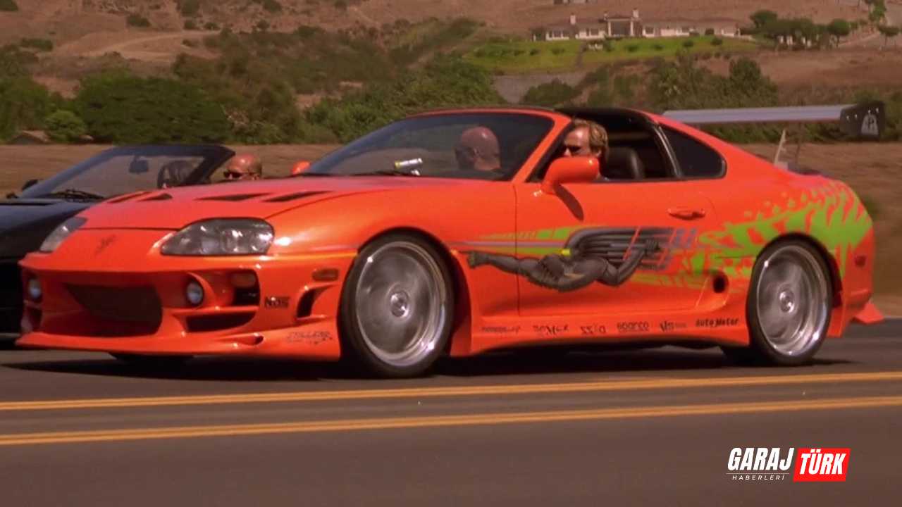 Hızlı ve Öfkeli filmindeki Paul Walker ve efsanevi turuncu Toyota Supra MK IV