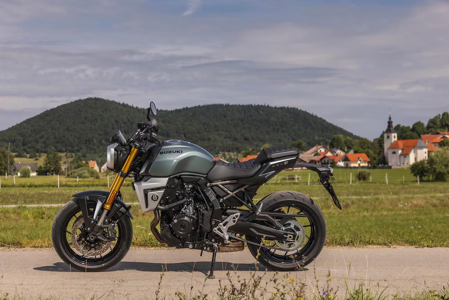 Suzuki GSX 8T ve 8TT Retro Tasarım